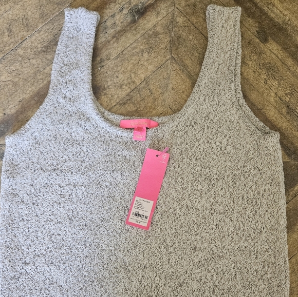 Lilly Pulitzer Sweater Tank Top! - Picture 8 of 8